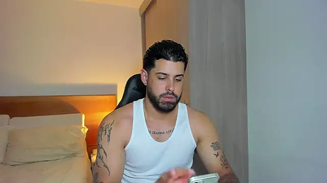 Justyn Torres online show from 01-08-25, 01:42