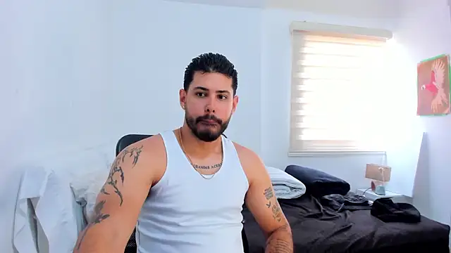 Justyn Torres online show from 11-21-25, 04:38