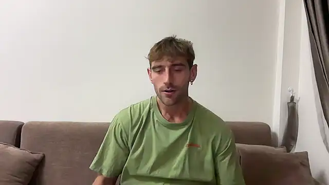 Snapshot of lukegunn chatting on 02-01-25, 01:55 lukegunn online show from 02-01-25, 01:55