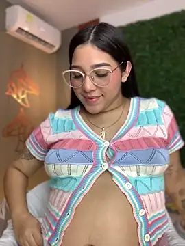 Amandanauty online show from 12-22-24, 05:12