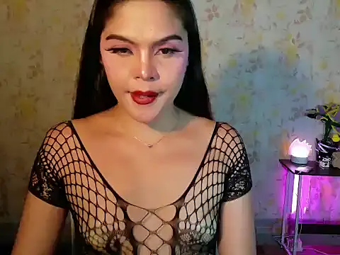 Snapshot of OdessaBODY chatting on 09-24-25, 02:20 OdessaBODY online show from 09-24-25, 02:20