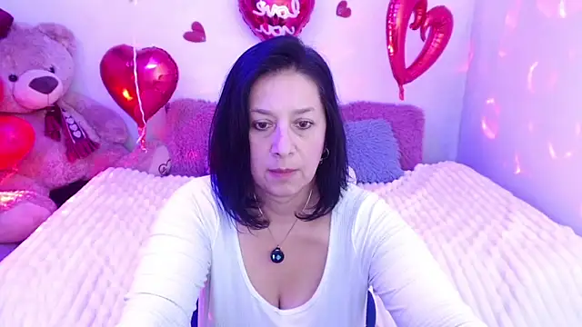 Snapshot of camilalatti chatting on 02-11-26, 12:48 camilalatti online show from 02-11-26, 12:48