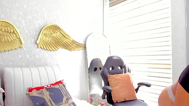 EmmaFerrary online show from 03-13-26, 06:14