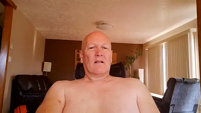 Snapshot of BasicAnt chatting on 06-27-26, 02:34 BasicAnt online show from 06-27-26, 02:34