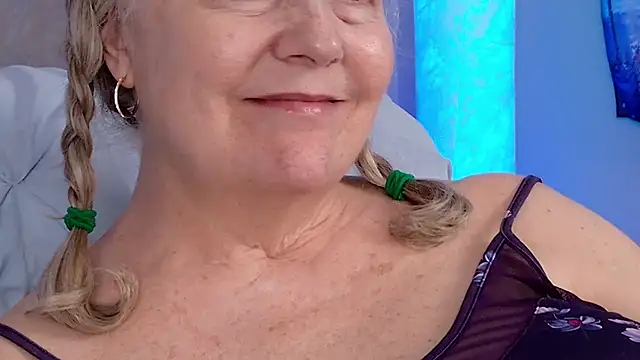 Kaitlyn Winters online show from 03-22-26, 03:21