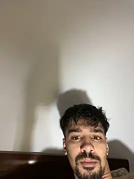 Snapshot of Hermanooooooo chatting on 04-01-26, 04:02 Hermanooooooo online show from 04-01-26, 04:02