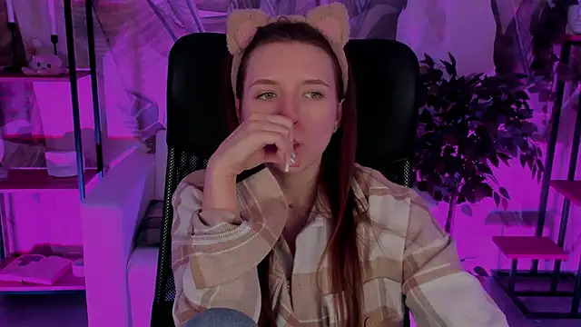 Snapshot of JennyDens chatting on 01-03-25, 09:04 JennyDens online show from 01-03-25, 09:04