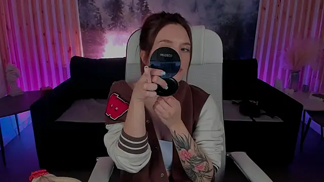 Snapshot of JennyDens chatting on 02-10-25, 05:47 JennyDens online show from 02-10-25, 05:47