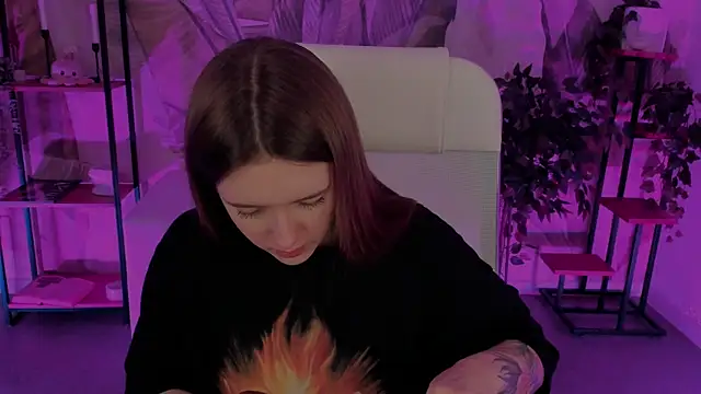 Snapshot of JennyDens chatting on 03-10-25, 02:39 JennyDens online show from 03-10-25, 02:39