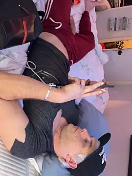 Snapshot of zack111g chatting on 01-12-25, 07:11 zack111g online show from 01-12-25, 07:11