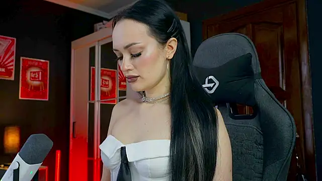 QueenAliss online show from 01-18-26, 07:23