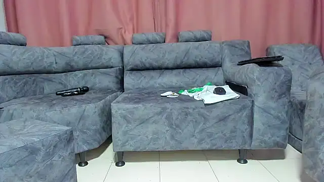 Snapshot of electraaxx chatting on 03-19-25, 02:05 electraaxx online show from 03-19-25, 02:05