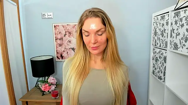 AulloraHoney online show from 02-16-25, 09:48