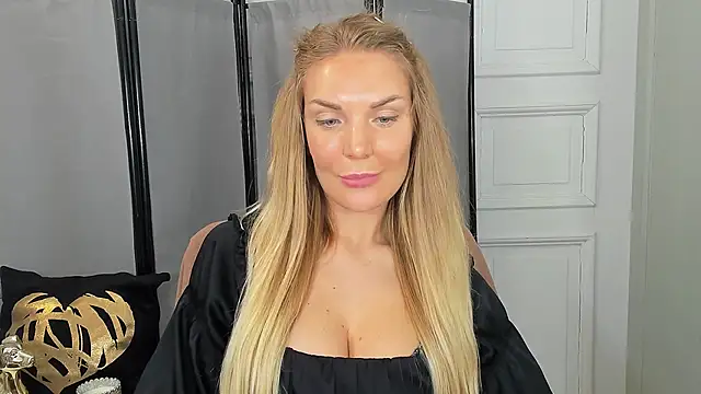 Snapshot of AulloraHoney chatting on 06-07-26, 05:49 AulloraHoney online show from 06-07-26, 05:49