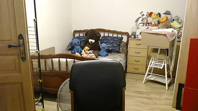 Snapshot of steph19x5 chatting on 07-23-26, 05:33 steph19x5 online show from 07-23-26, 05:33