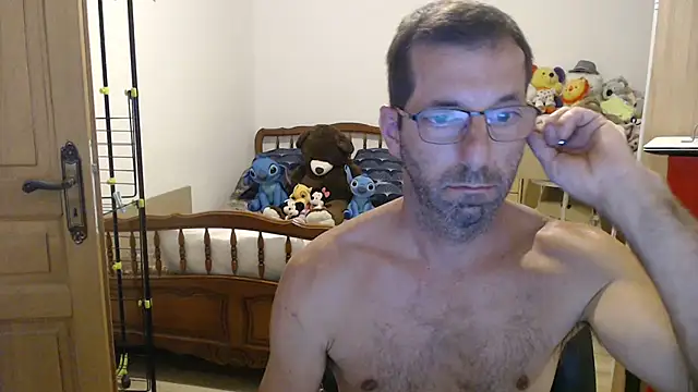 Snapshot of steph19x5 chatting on 07-28-26, 03:32 steph19x5 online show from 07-28-26, 03:32