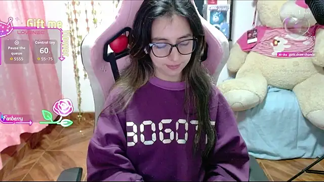 Maggie Fox3 online show from 11-07-25, 12:43