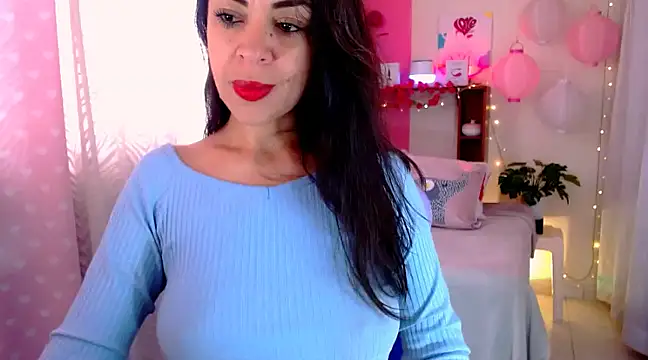 Snapshot of LATINGODDESS_X chatting on 03-21-25, 02:40 LATINGODDESS X online show from 03-21-25, 02:40