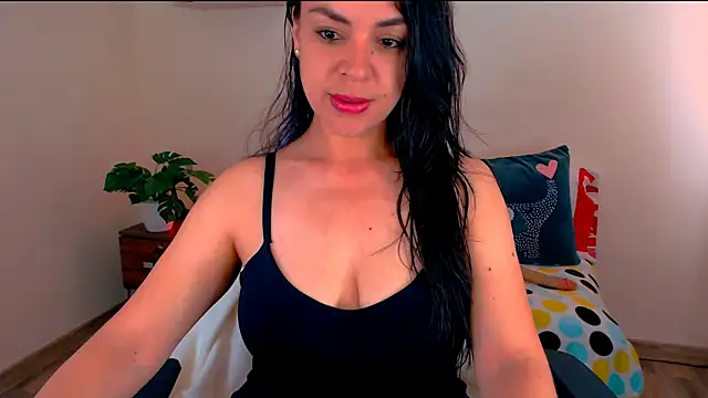Snapshot of LATINGODDESS_X chatting on 06-19-26, 03:05 LATINGODDESS X online show from 06-19-26, 03:05