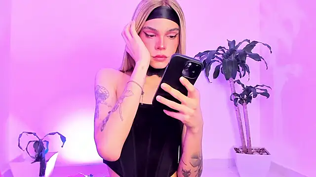 Varya Ferreira online show from 04-22-26, 11:01