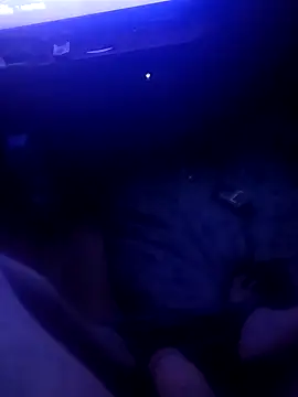 tubing0101 online show from 12-20-25, 01:45