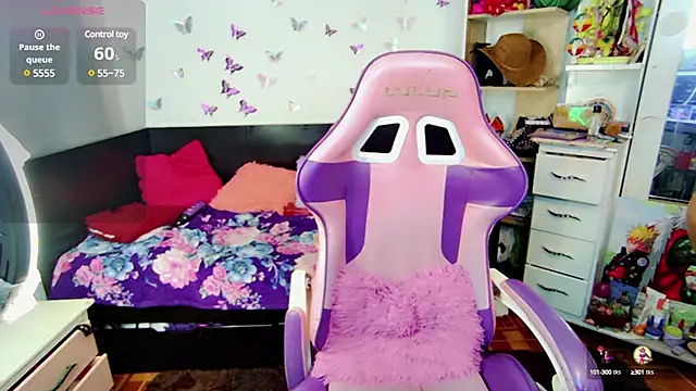 Snapshot of Naasha_ chatting on 12-14-24, 11:07 Naasha  online show from 12-14-24, 11:07