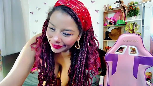 Snapshot of Naasha_ chatting on 01-12-25, 03:36 Naasha  online show from 01-12-25, 03:36