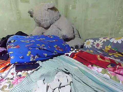 Snapshot of Alora-shine chatting on 03-23-25, 07:31 Alora-shine online show from 03-23-25, 07:31