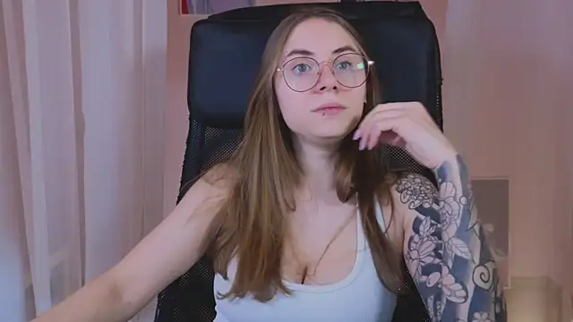  AnnaStark  online show from 01-04-25, 08:37