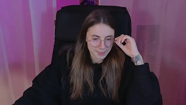  AnnaStark  online show from 02-10-25, 12:19