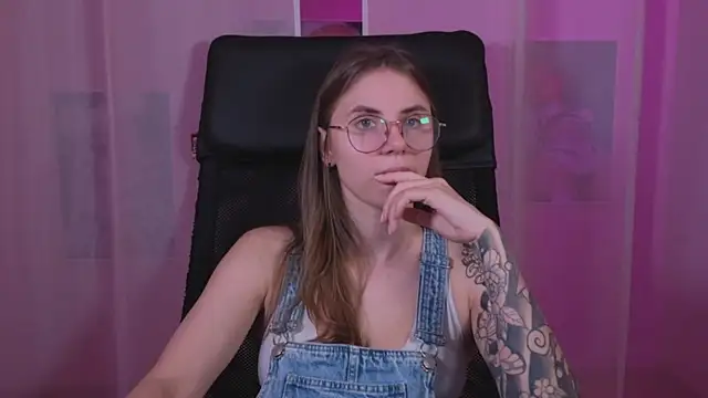  AnnaStark  online show from 03-15-25, 08:32