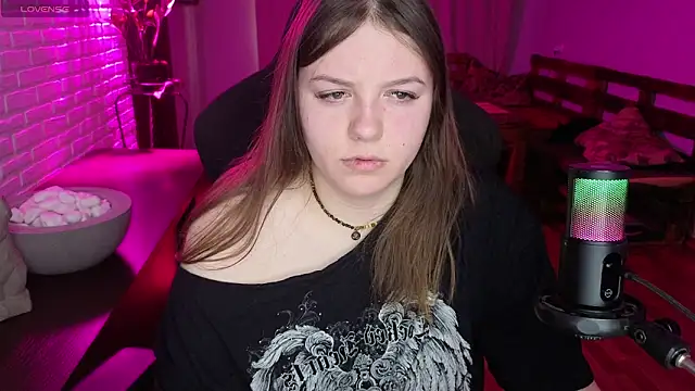 Snapshot of XNirvanaX chatting on 05-06-26, 02:29 XNirvanaX online show from 05-06-26, 02:29