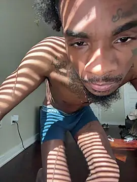 Snapshot of lilzaddy@xh chatting on 11-14-25, 05:44 lilzaddyxh online show from 11-14-25, 05:44