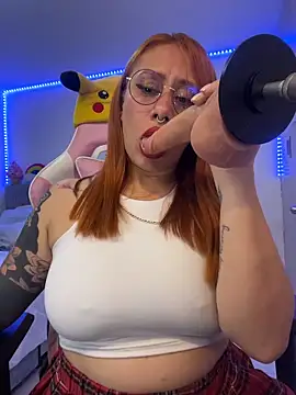 Luna Paris  online show from 02-10-26, 11:31