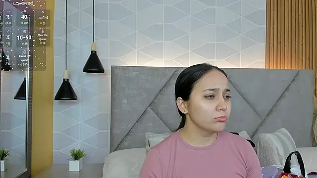 Snapshot of Sammy_Fit_ chatting on 06-18-26, 12:31 Sammy Fit online show from 06-18-26, 12:31