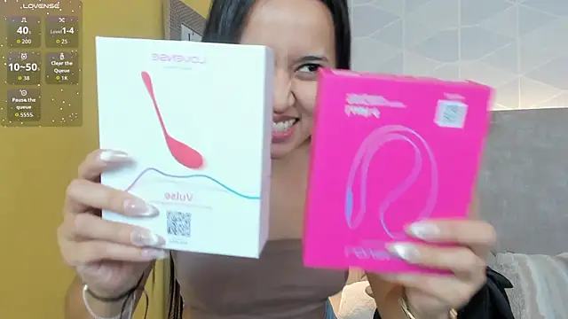 Snapshot of Sammy_Fit_ chatting on 07-24-26, 12:25 Sammy Fit online show from 07-24-26, 12:25