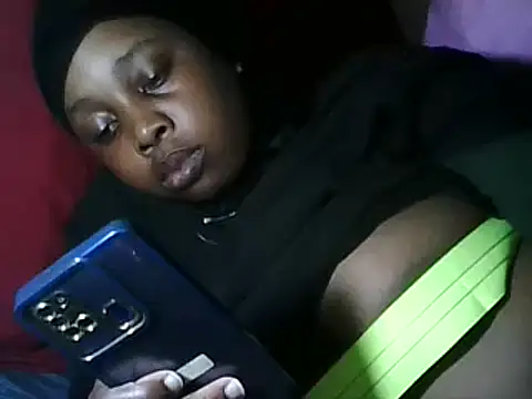 Snapshot of African_slut_goddess chatting on 02-28-25, 11:01 African slut goddess online show from 02-28-25, 11:01