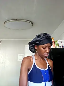 Snapshot of oliviaprettypussy chatting on 04-24-26, 01:24 oliviaprettypussy online show from 04-24-26, 01:24