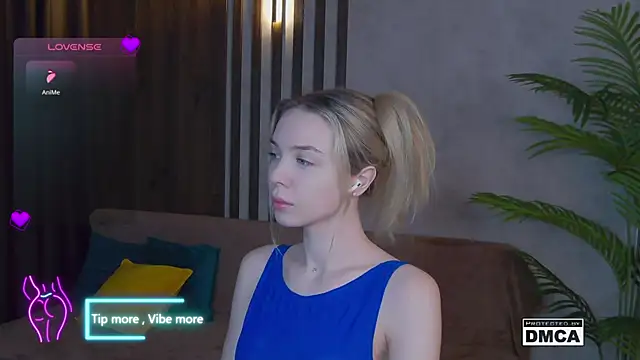 Holl1Would online show from 01-28-25, 03:36