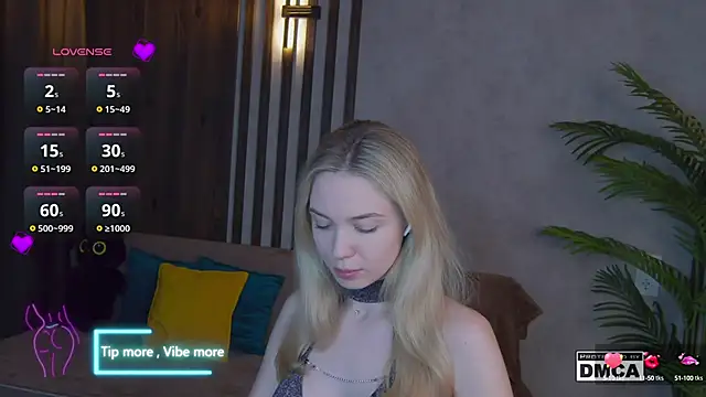 Holl1Would online show from 03-19-25, 07:49