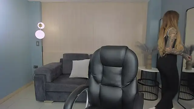 LexieWayne online show from 12-28-24, 01:17