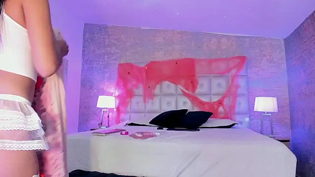 AntonellaRossi online show from 10-22-25, 07:46