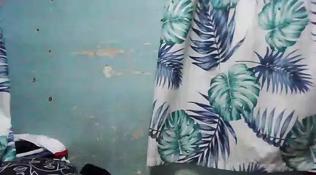 Snapshot of Silly_Girl21 chatting on 02-24-25, 12:48 Silly Girl21 online show from 02-24-25, 12:48