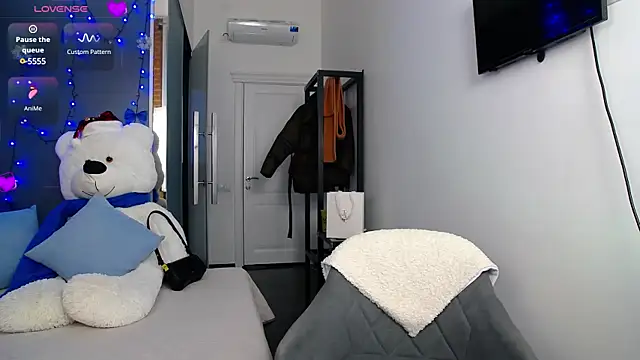 KateJonson online show from 01-03-25, 08:10