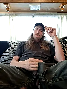 Snapshot of truckerlove69 chatting on 06-05-26, 03:40 truckerlove69 online show from 06-05-26, 03:40