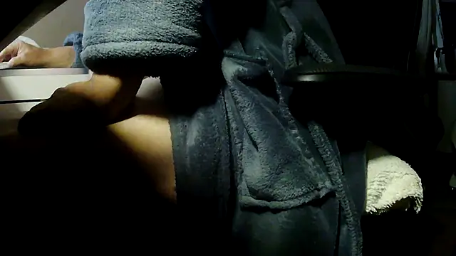 Snapshot of suedel65 chatting on 04-27-26, 03:04 suedel65 online show from 04-27-26, 03:04