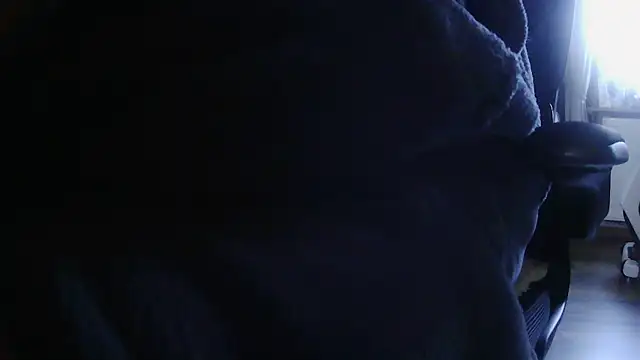 Snapshot of suedel65 chatting on 06-11-26, 03:59 suedel65 online show from 06-11-26, 03:59