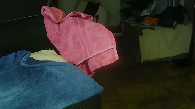Snapshot of suedel65 chatting on 06-20-26, 02:42 suedel65 online show from 06-20-26, 02:42