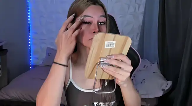 Snapshot of Mathildajam chatting on 02-21-25, 05:02 Mathildajam online show from 02-21-25, 05:02