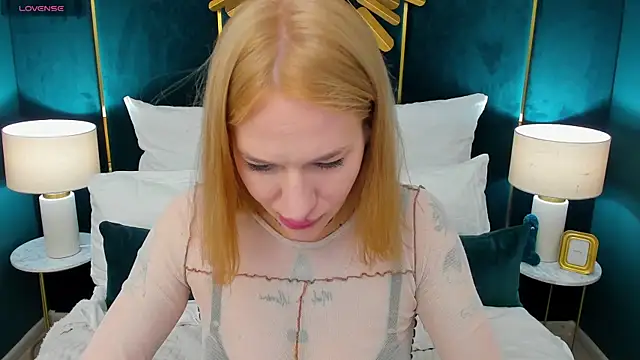 Snapshot of SarahLust chatting on 05-08-26, 12:21 SarahLust online show from 05-08-26, 12:21